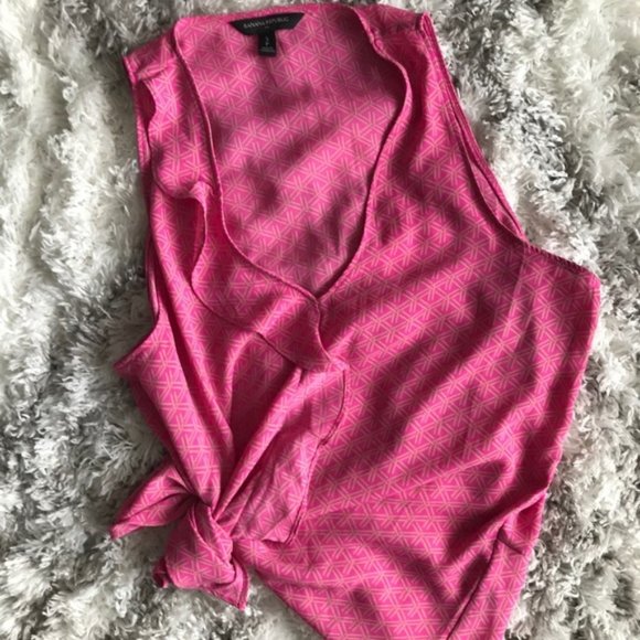 Banana Republic Chic pink sleeveless blouse - Picture 1 of 8